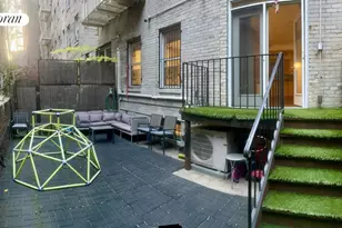 210 W 19th St, New York City, NY 10011 - Photo 4