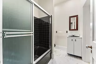 842 Carroll St, New York City, NY 11215 - Photo 32