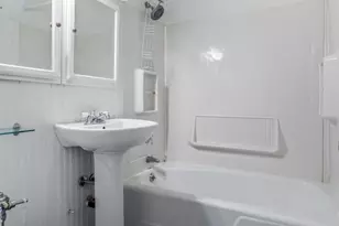 201 E 36th St, New York City, NY 10016 - Photo 6