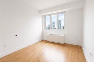 24-16 Queens Plaza S, New York City, NY 11101 - Photo 8