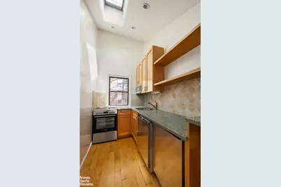 309 W 20th Street #4R, New York City, NY 10011 - Photo 2