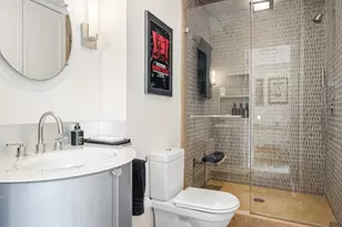 58 W 58th St, New York City, NY 10019 - Photo 14