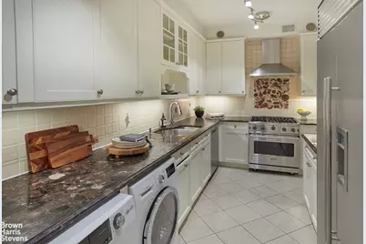 301 E 52nd Street #1C, New York City, NY 10022 - Photo 4