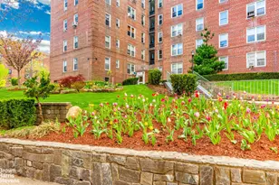 5645 Netherland Ave, New York City, NY 10471 - Photo 4