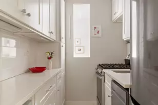 165 W 20th St, New York, NY 10011 - Photo 6