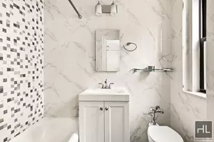 457 W 57th St, New York City, NY 10019 - Photo 2