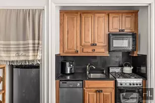 457 W 57th St, New York City, NY 10019 - Photo 4