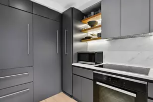 300 W 30th St, New York City, NY 10001 - Photo 6