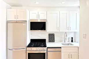 333 E 53rd St, New York City, NY 10022 - Photo 1