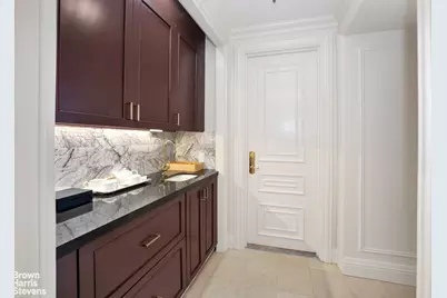 2 E 55th Street #835/31, New York City, NY 10022 - Photo 6