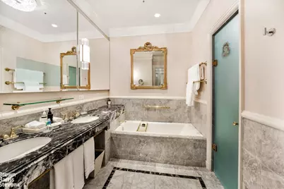 2 E 55th Street #835/31, New York City, NY 10022 - Photo 16
