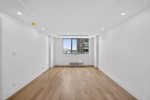 345 E 93rd St, New York City, NY 10128 - Photo 2