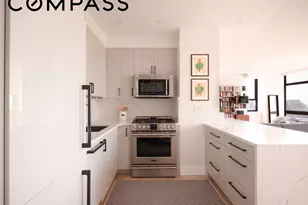 303 E 43rd St, New York City, NY 10017 - Photo 4