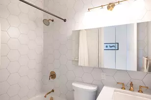 303 E 43rd St, New York City, NY 10017 - Photo 12