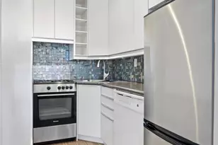 6 W 71st St, New York City, NY 10023 - Photo 2