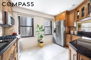 399 E 72nd St, New York City, NY 10021 - Photo 4