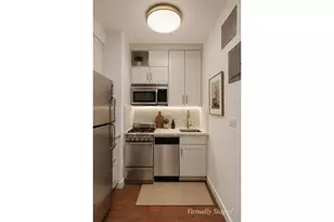 305 E 72nd St, New York City, NY 10021 - Photo 2