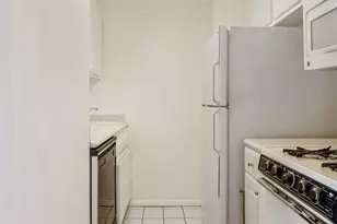 77 7th Ave, New York City, NY 10011 - Photo 14