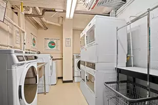 141 E 55th St, New York City, NY 10022 - Photo 8