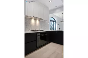 8 Windsor Pl, New York City, NY 11215 - Photo 4