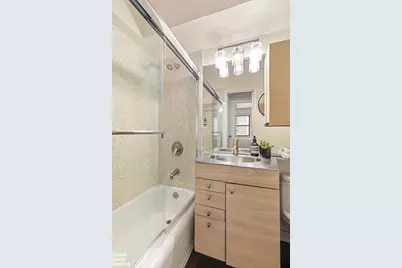 220 E 67th Street #6F, New York City, NY 10021 - Photo 8