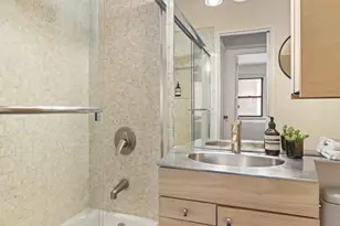 220 E 67th St, New York City, NY 10021 - Photo 8