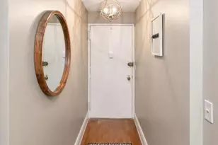 305 E 40th St, New York City, NY 10016 - Photo 6