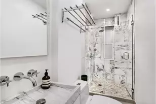 25 Charles St, New York City, NY 10014 - Photo 6