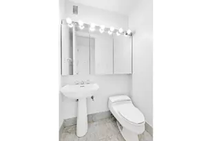 235 E 40th St, New York City, NY 10016 - Photo 8