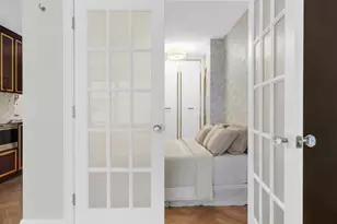 420 E 55th St, New York City, NY 10022 - Photo 6
