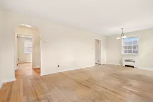 97 Westcott Blvd, New York City, NY 10314 - Photo 2