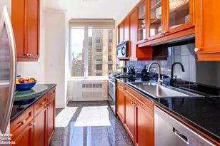 220 Riverside Blvd, New York City, NY 10069 - Photo 8
