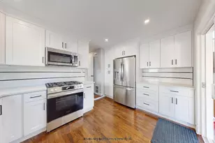 8 Thayer Pl, New York City, NY 10306 - Photo 10
