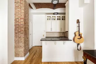 9 Barrow St, New York City, NY 10014 - Photo 2