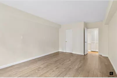 301 E 48th Street #8-K, New York City, NY 10017 - Photo 12