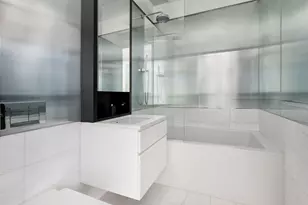 157 W 57th St, New York City, NY 10019 - Photo 18
