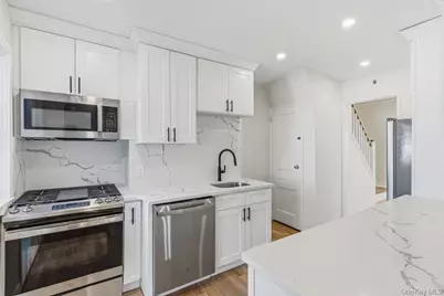 69-25 165th Street, New York City, NY 11365 - Photo 2