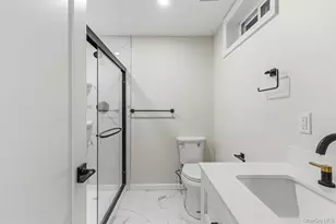 69-25 165th St, New York City, NY 11365 - Photo 18