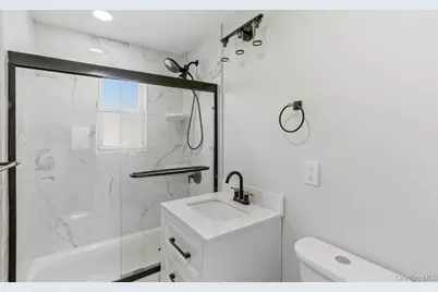 69-25 165th Street, New York City, NY 11365 - Photo 14