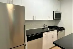 442 W 57th St, New York City, NY 10019 - Photo 2