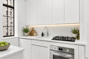 333 W 56th St, New York City, NY 10019 - Photo 12