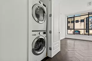11-12 44th Dr, New York City, NY 11101 - Photo 4