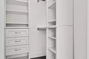 11-12 44th Dr, New York City, NY 11101 - Photo 2