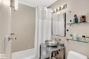130 W 67th St, New York City, NY 10023 - Photo 6