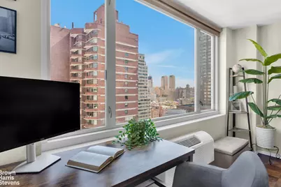 130 W 67th Street #22H, New York City, NY 10023 - Photo 2