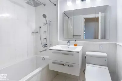 4525 Henry Hudson Parkway W #1001, New York City, NY 10471 - Photo 20