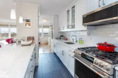 4525 Henry Hudson Parkway W #1001, New York City, NY 10471 - Photo 12