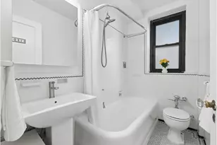 235 E 22nd St, New York City, NY 10010 - Photo 8