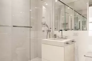 250 E 54th St, New York City, NY 10022 - Photo 16