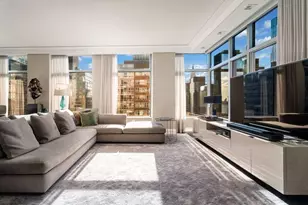 250 E 54th St, New York City, NY 10022 - Photo 2